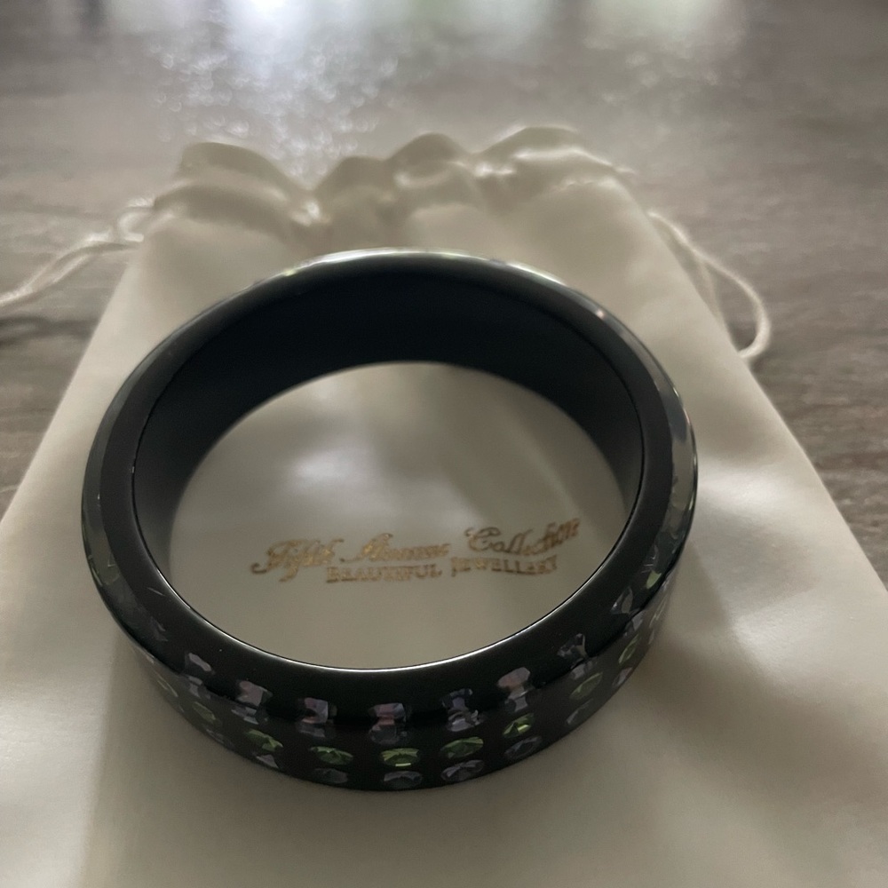 Elegant Black Bracelet with Multicolor Accents - Picture 3 of 3